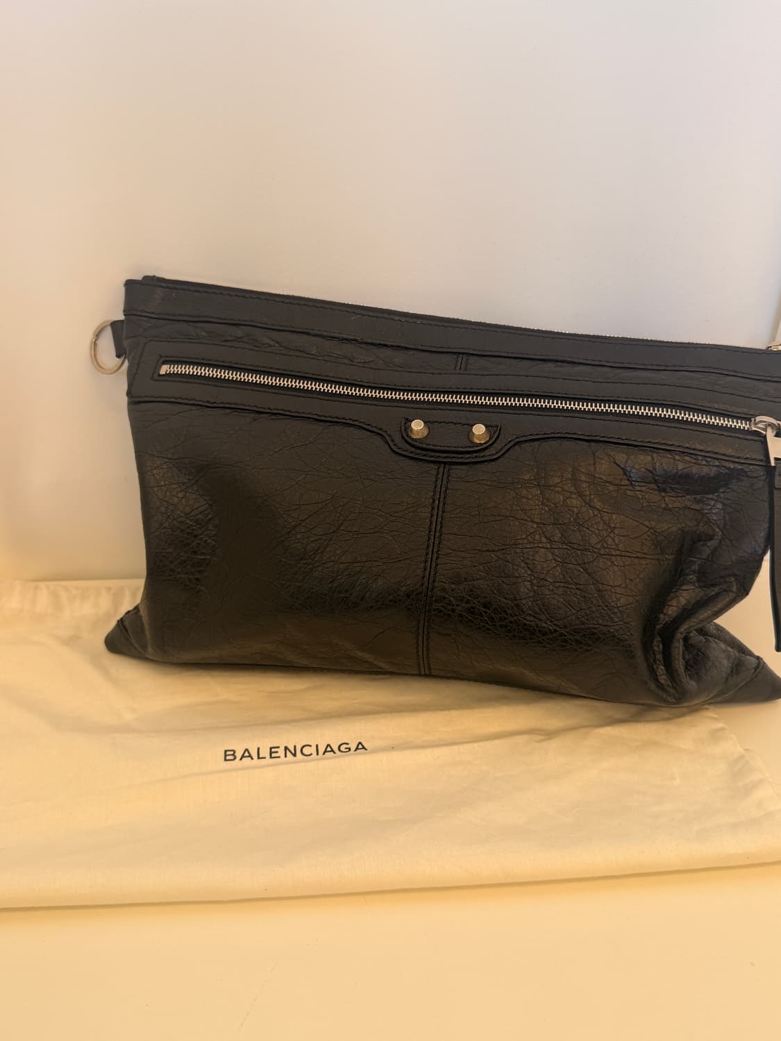 발렌시아가(BALENCIAGA) 클래식 모터 클립 레더 클러치백 상품이미지3