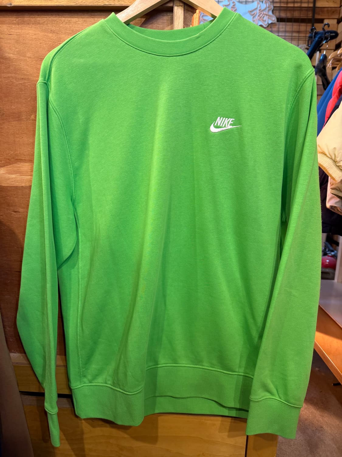 나이키 연두 맨투맨 상품이미지1