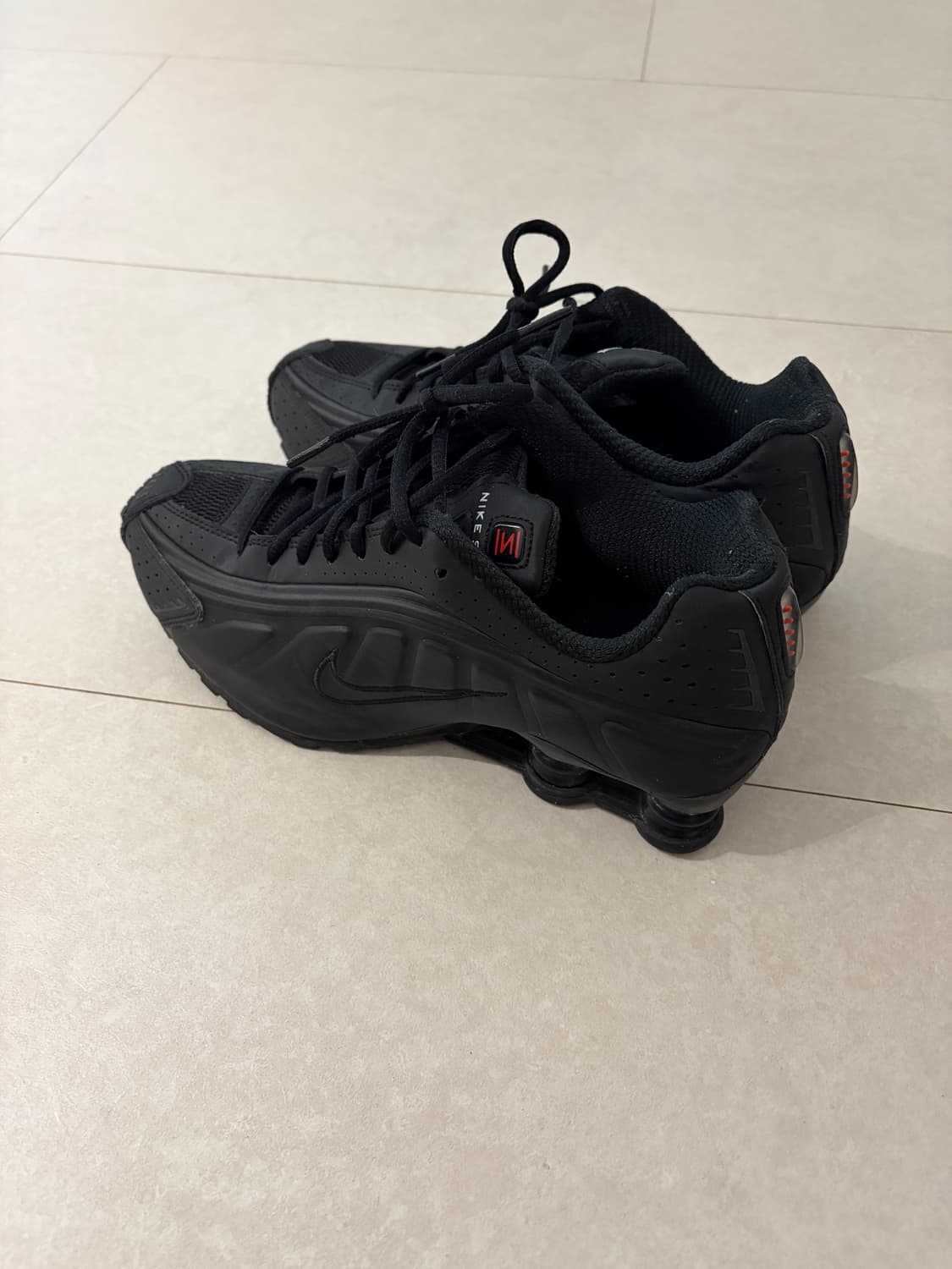 샥스 r4 올블랙 상품이미지3