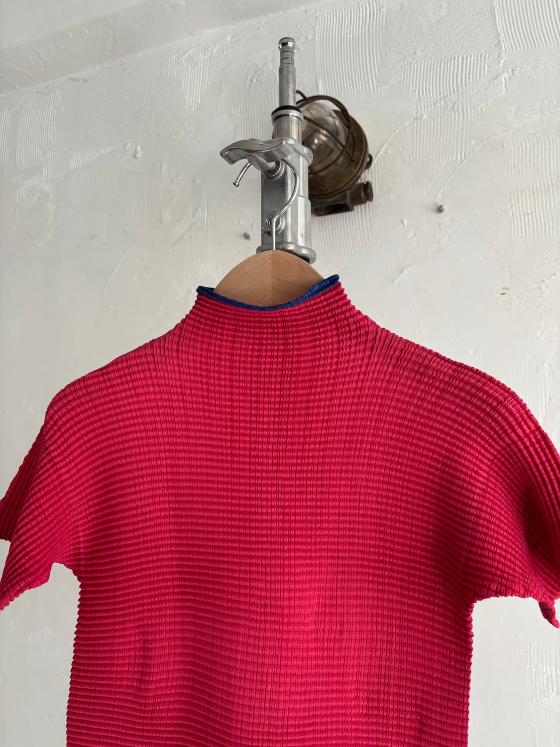 Issey Miyake 이세이미야케 화이트라벨 레드-블루 플리츠 탑 상품이미지5