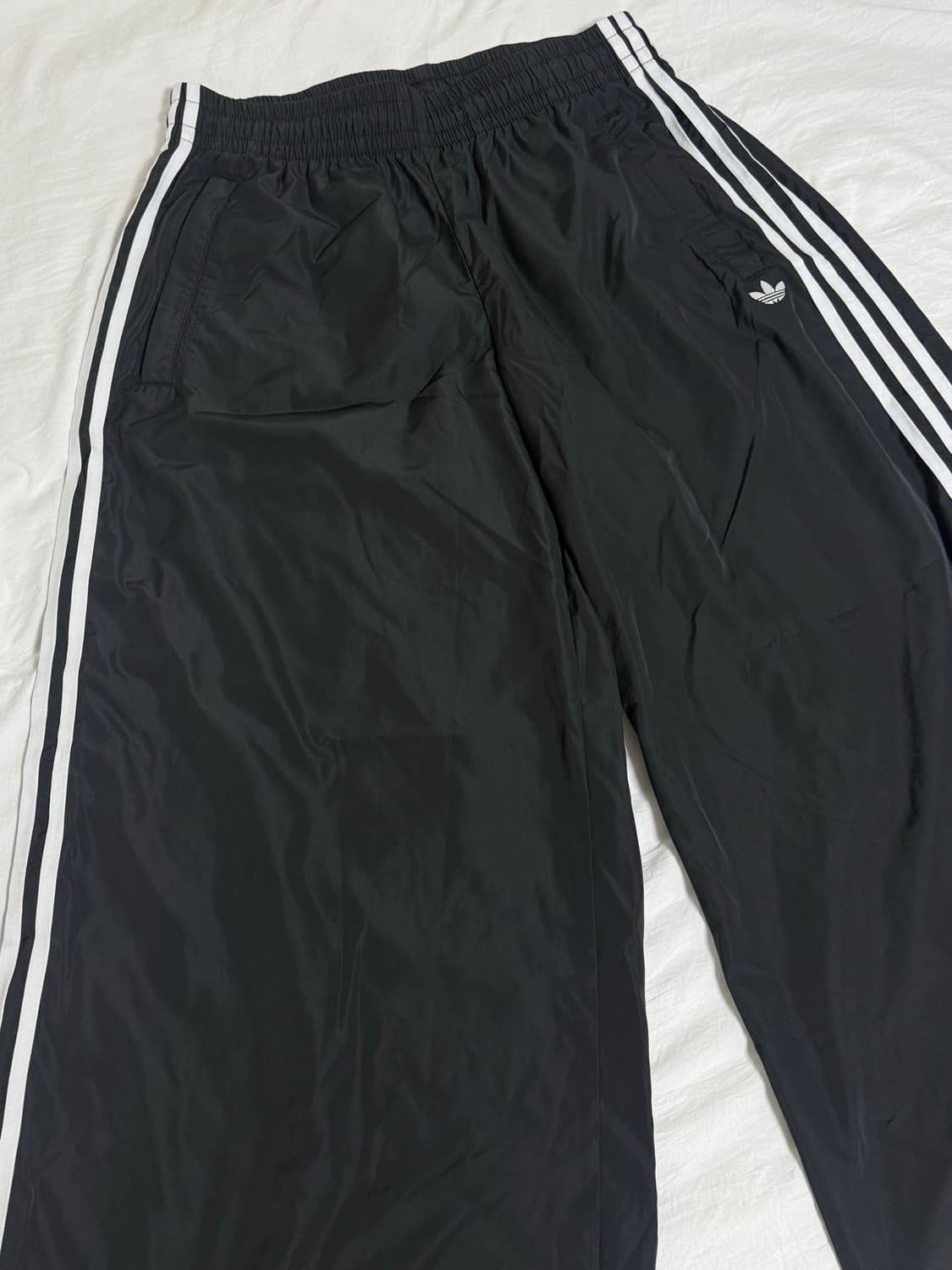 아디다스 오버사이즈 트랙 팬츠 M사이즈 상품이미지3
