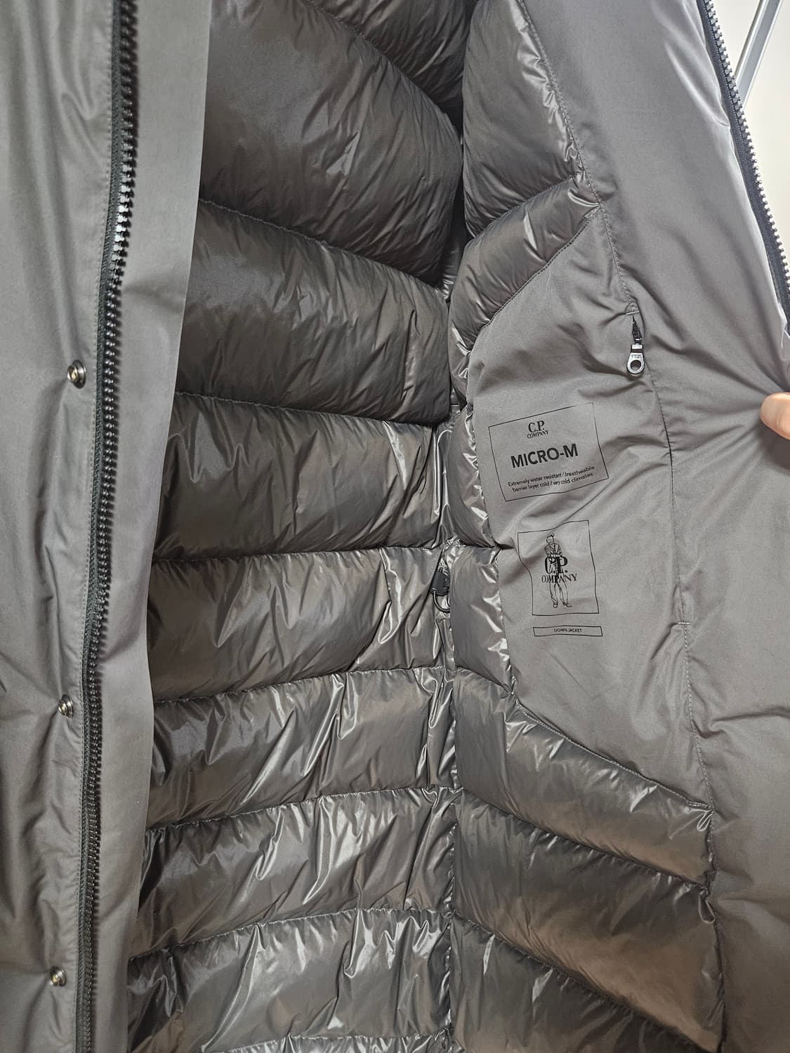 [52] CP 컴퍼니 MICRO M 렌즈 패딩 판매합니다 상품이미지5