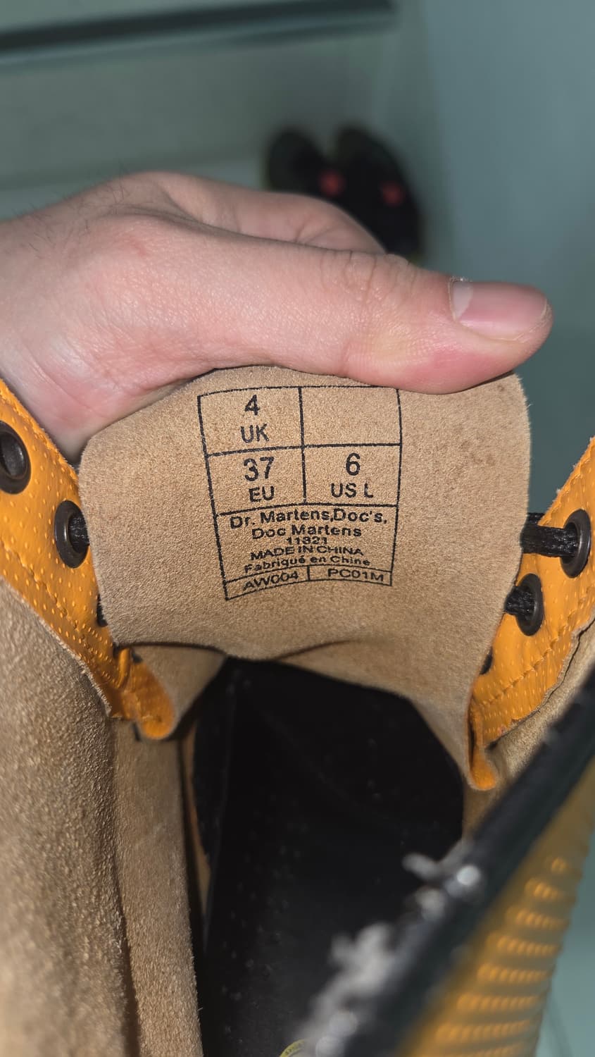 Dr. Martens Yellow Boots 250 상품이미지5