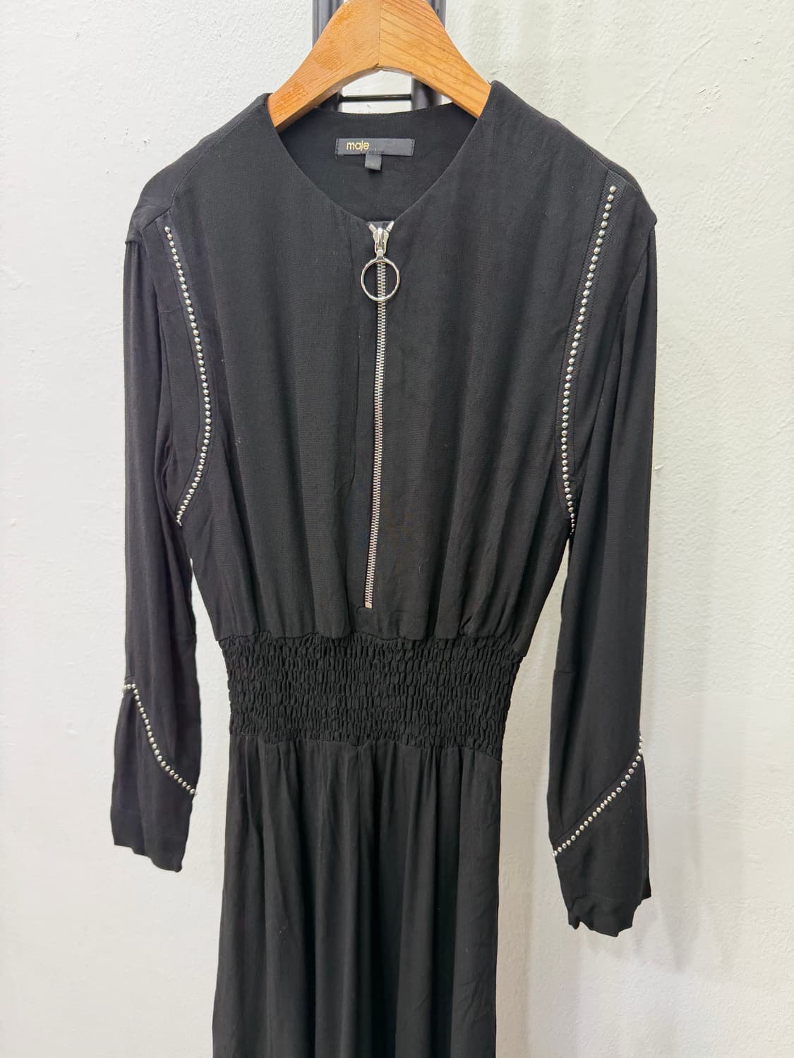 정품) maje 마쥬 블랙 스터드 디테일 롱 원피스 1 상품이미지3