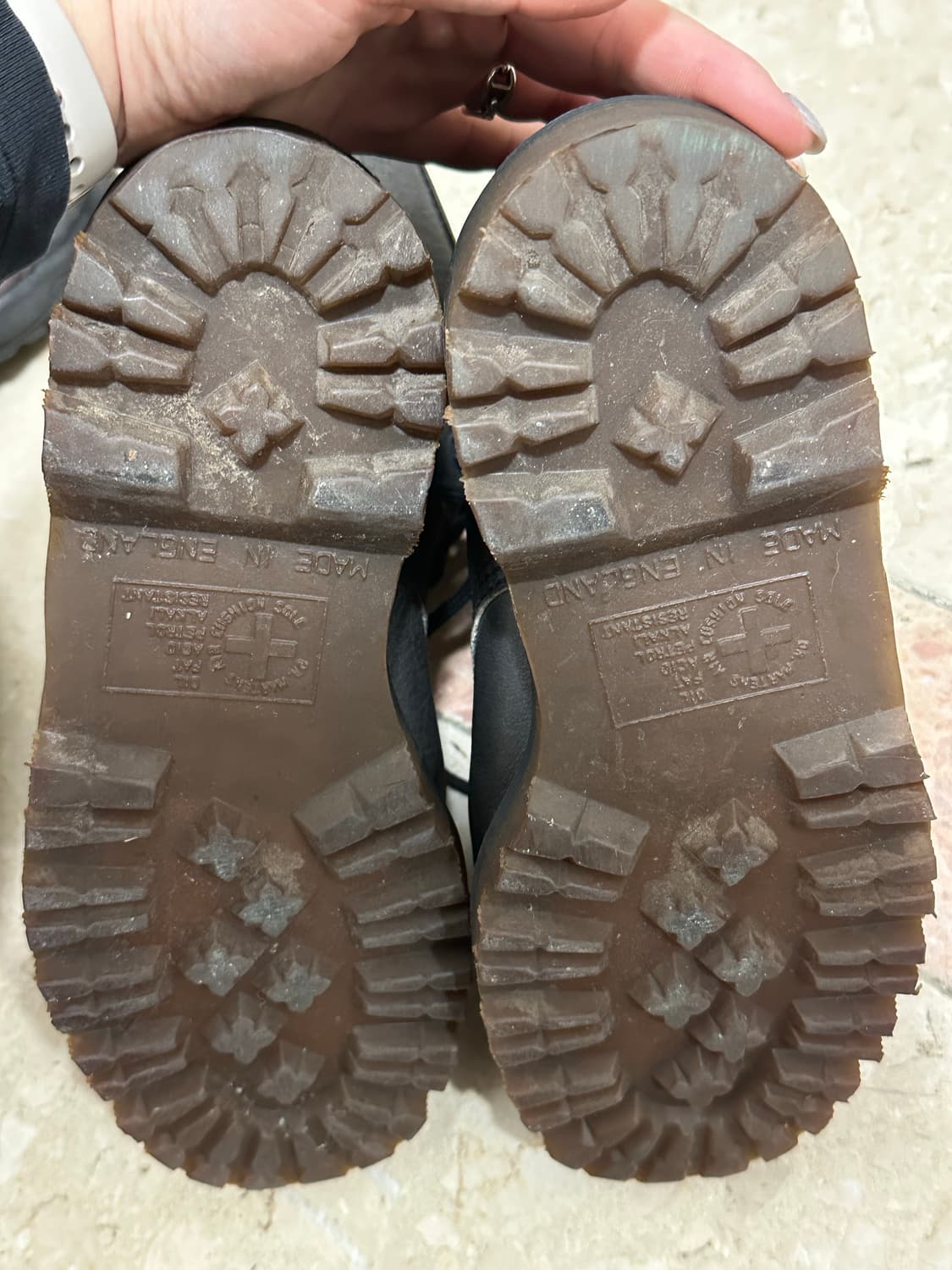 닥터마틴 8홀 230-235 상품이미지4