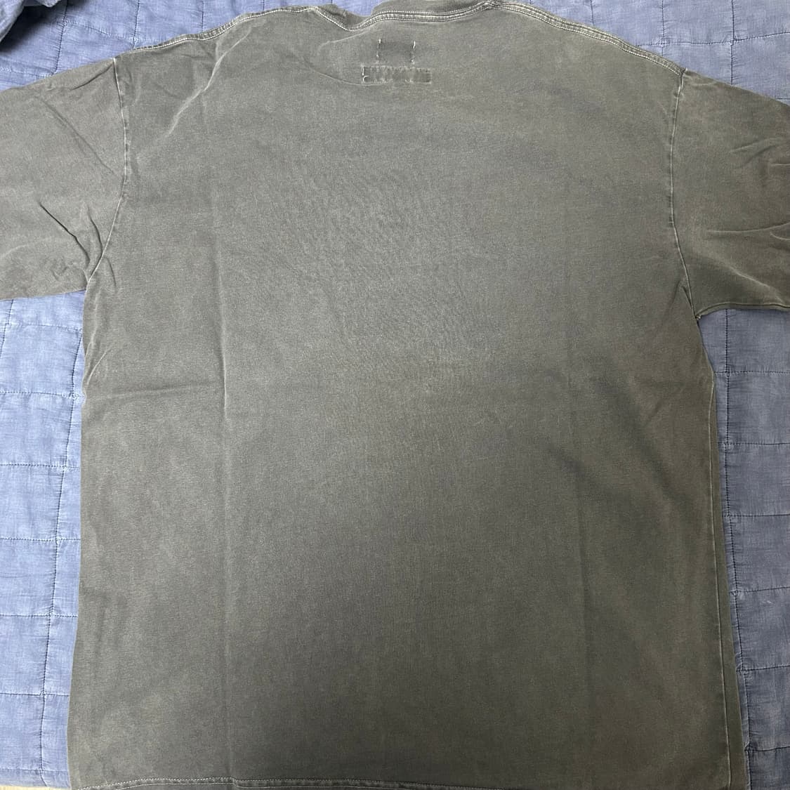 (4) 폴리테루 노매뉴얼 수베니어 반팔티 차콜 상품이미지3