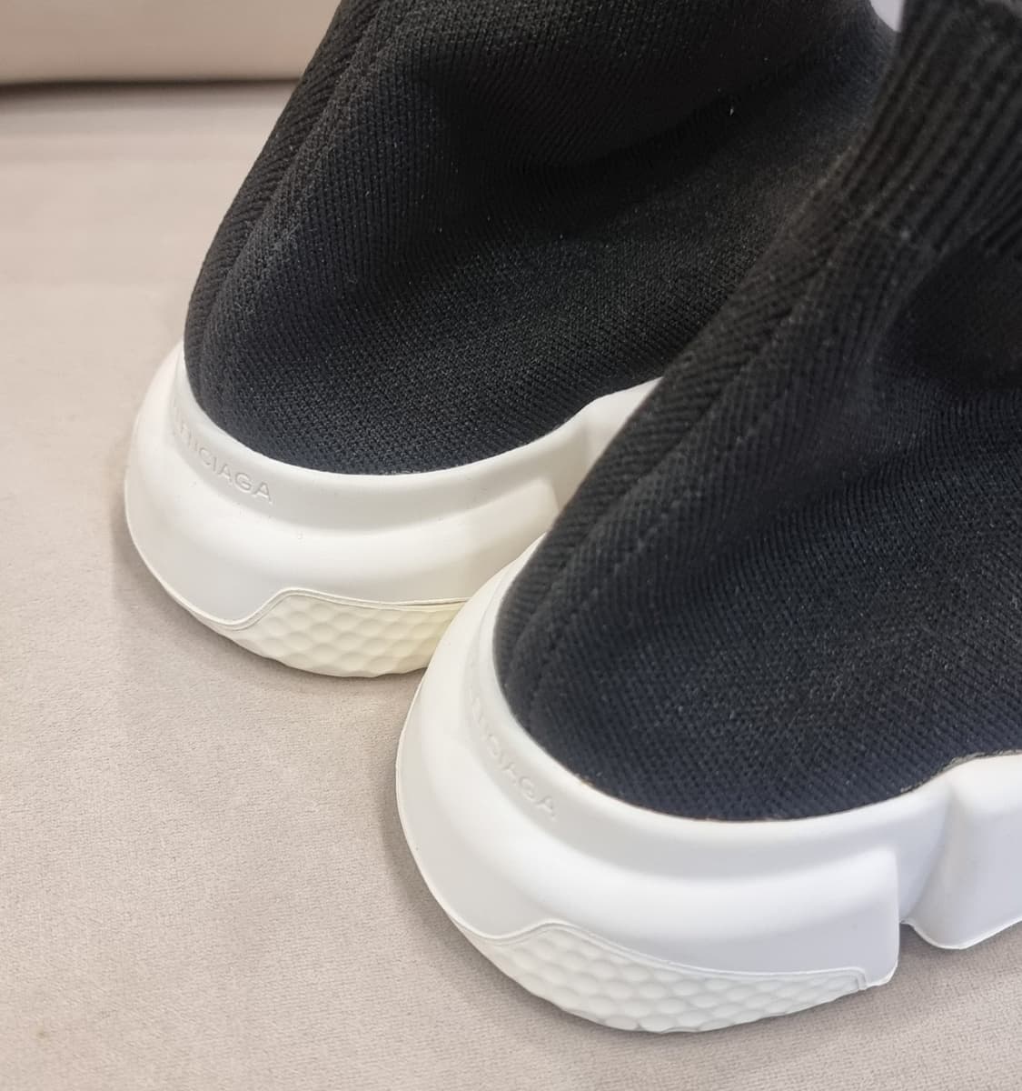 발렌시아가  상품이미지3