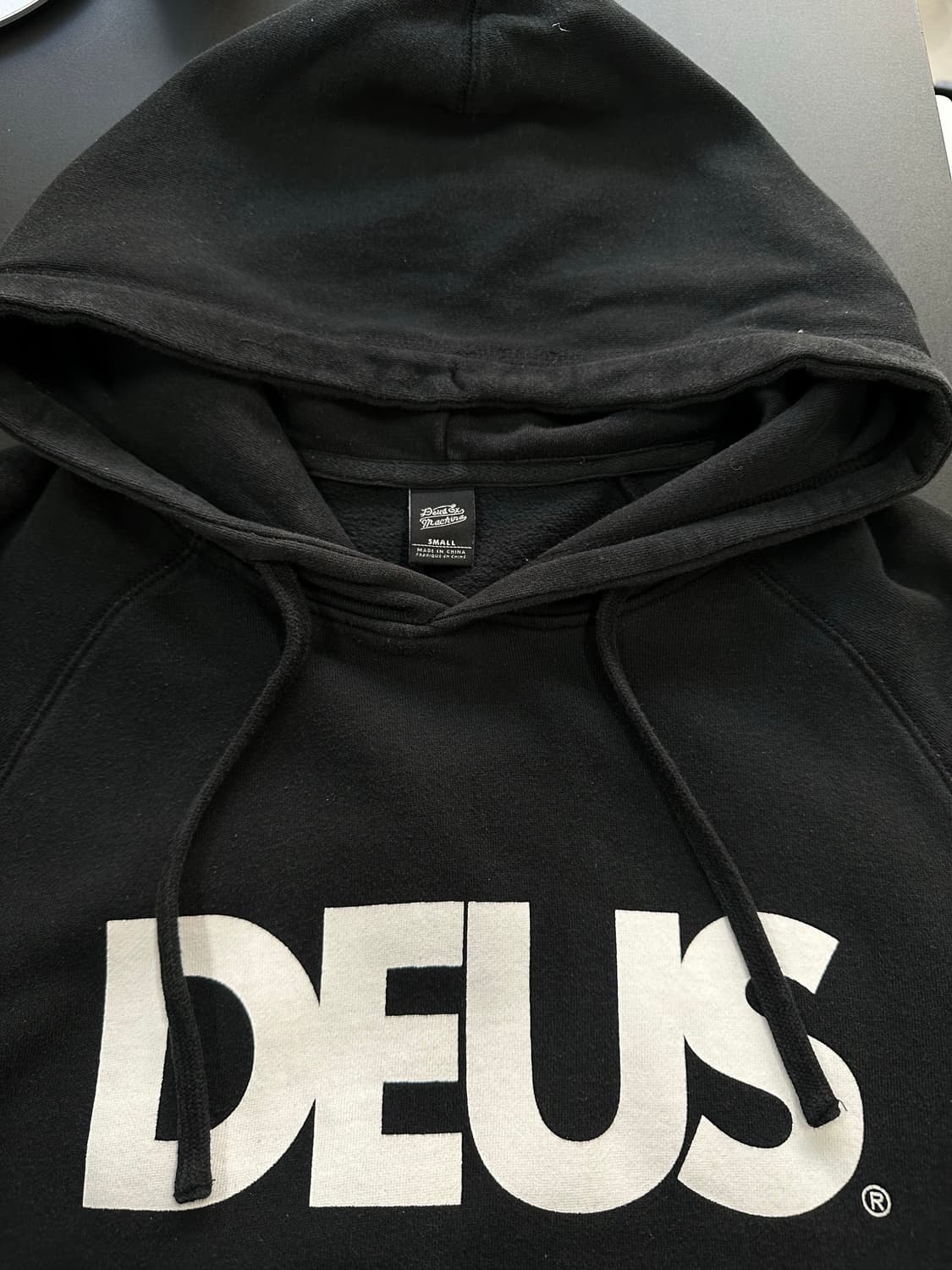 데우스 엑스마키나 빅로고 올캡스 후드집업 상품이미지5