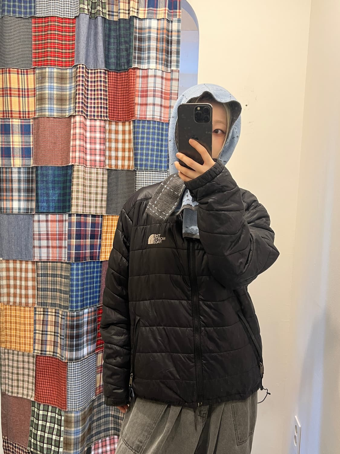 노스페이스 블랙 경량패딩 상품이미지4