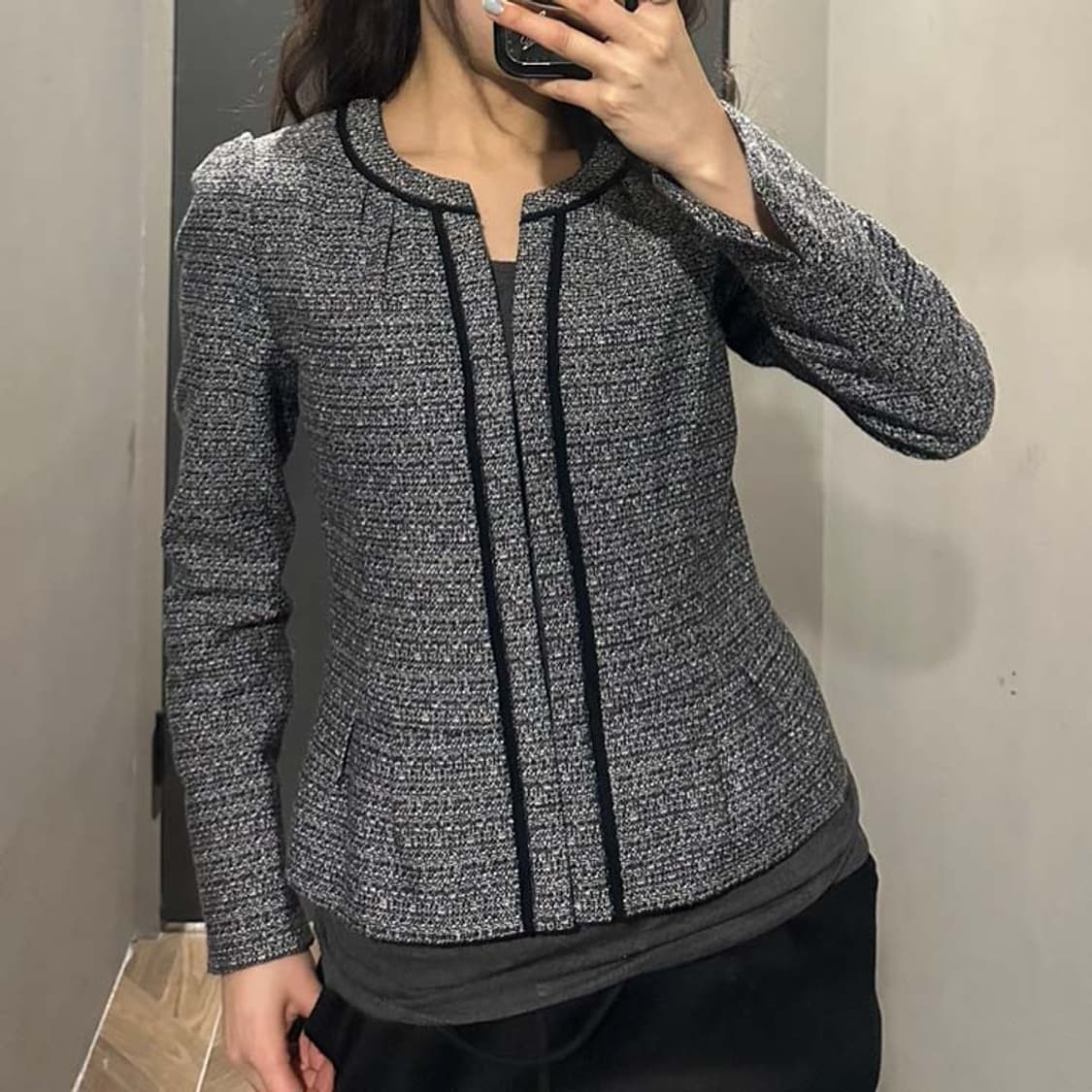 JPN VINTAGE 크롭 트위드 자켓 노카라 파이핑 핀턱 디테일 차콜 상품이미지6