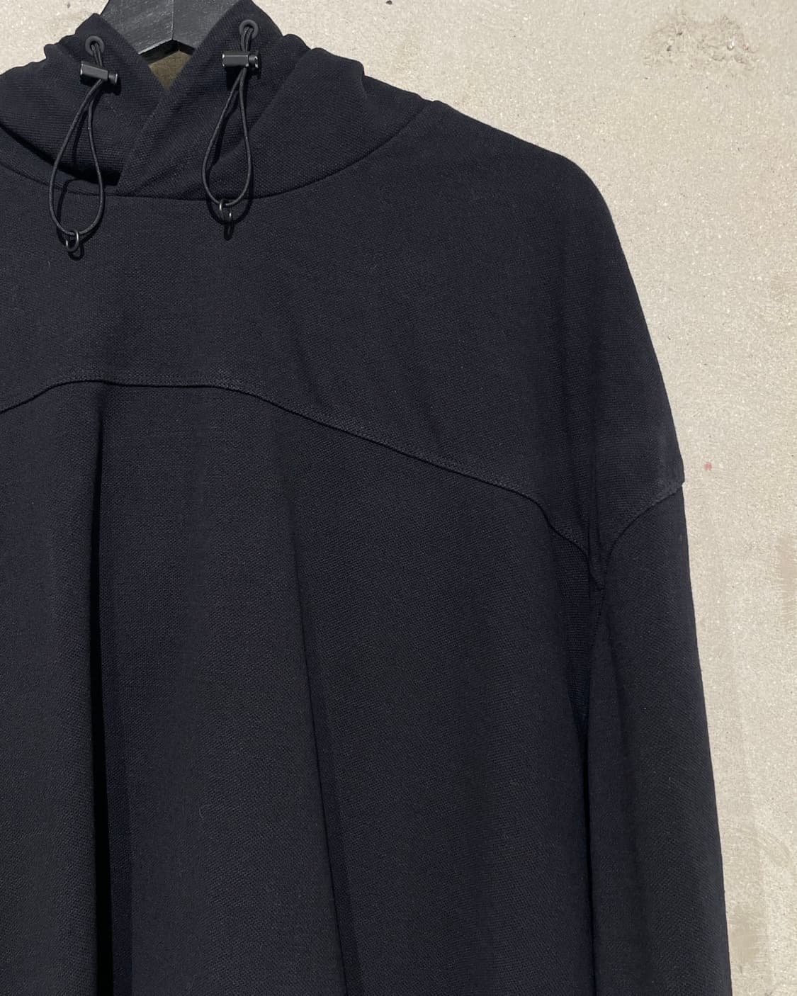 와이 쓰리 블랙 백 로고 스트링 오버 후디 상품이미지4