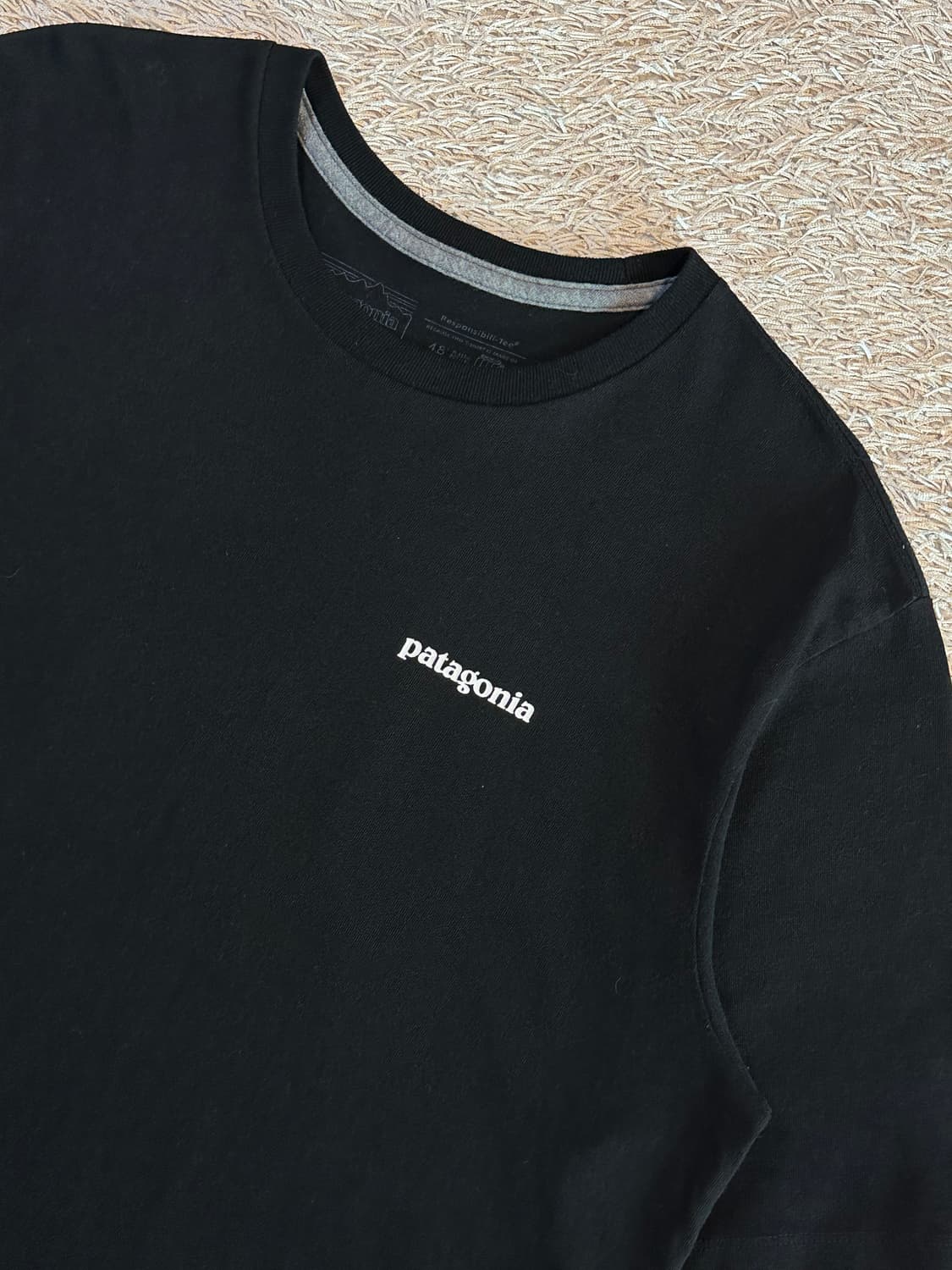 파타고니아 PATAGONIA 백프린팅 반팔 티셔츠 블랙 상품이미지3