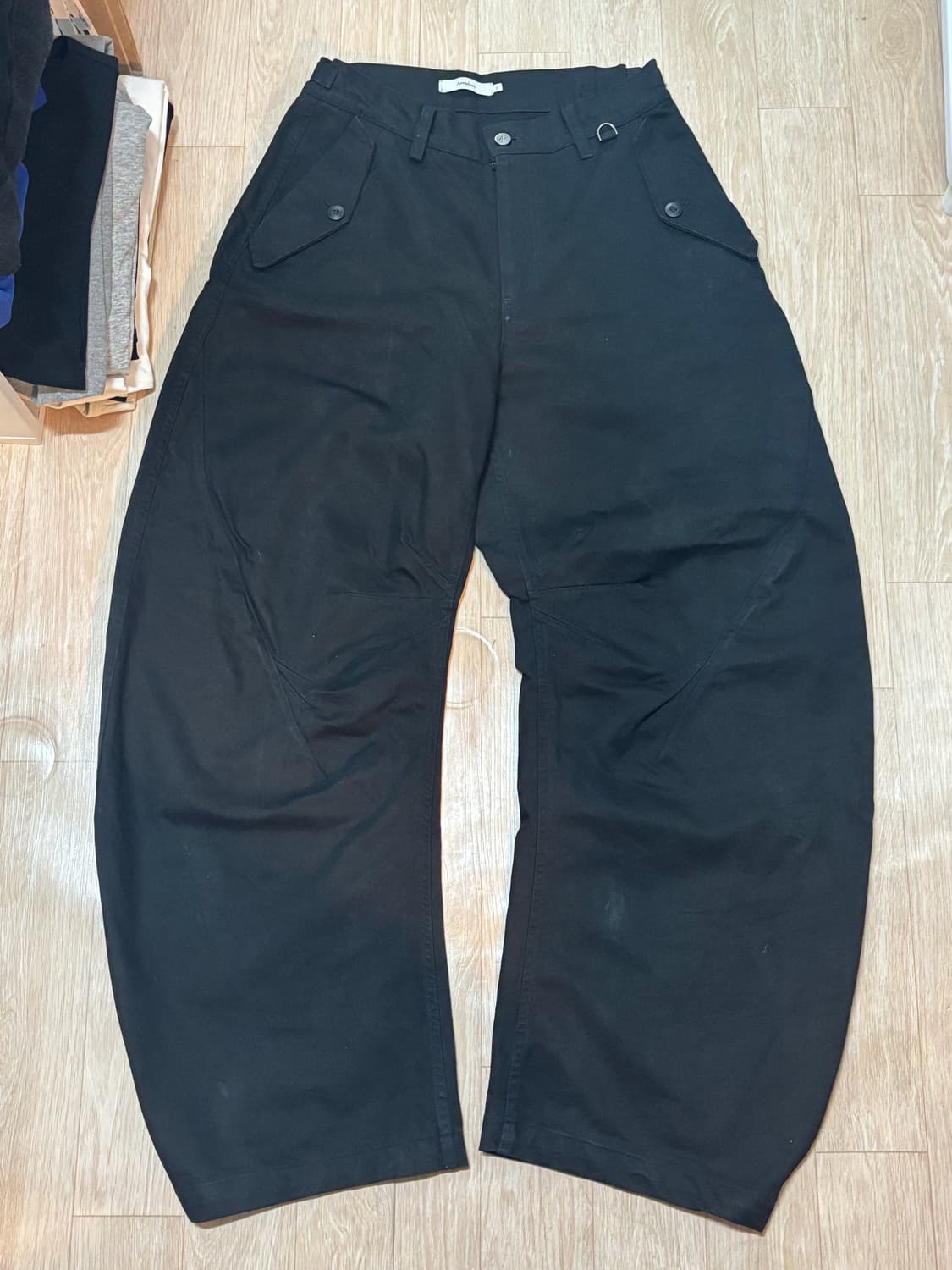 아르반 트리플 리프 커브드 팬츠 블랙 2 상품이미지2