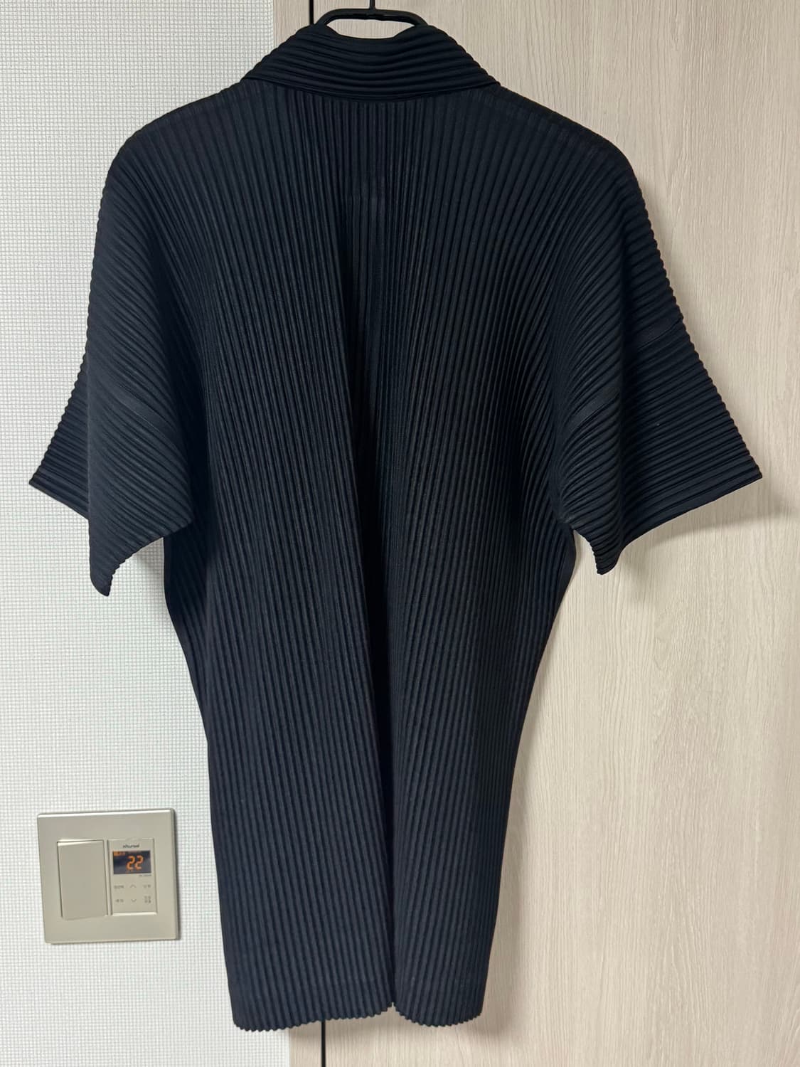 [3] 옴므플리세 반팔 오버사이즈 카라키 상품이미지2