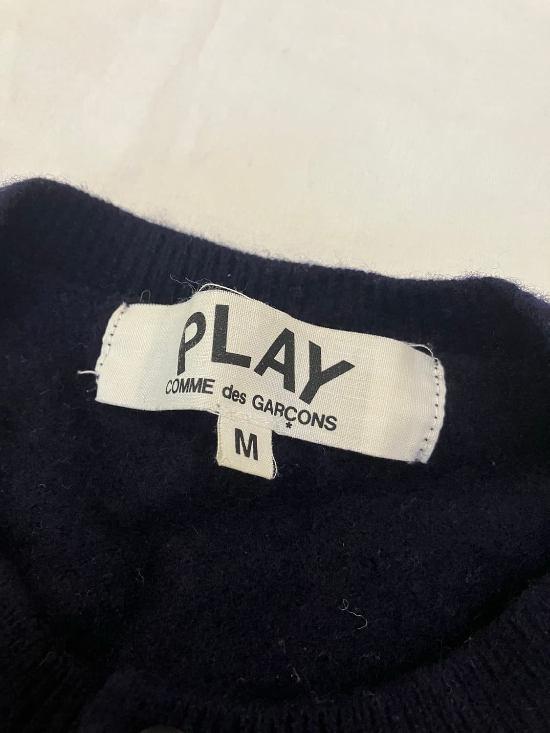 정품) 꼼데가르송 플레이 골드와펜 네이비 가디건 상품이미지3
