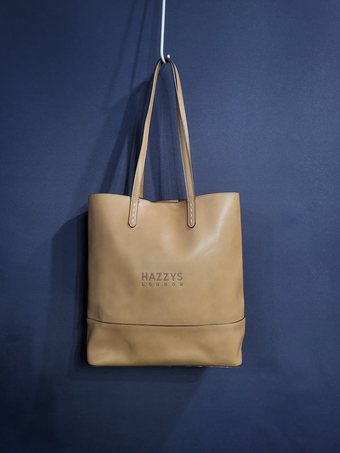 헤지스 로고 가죽 숄더백 상품이미지2