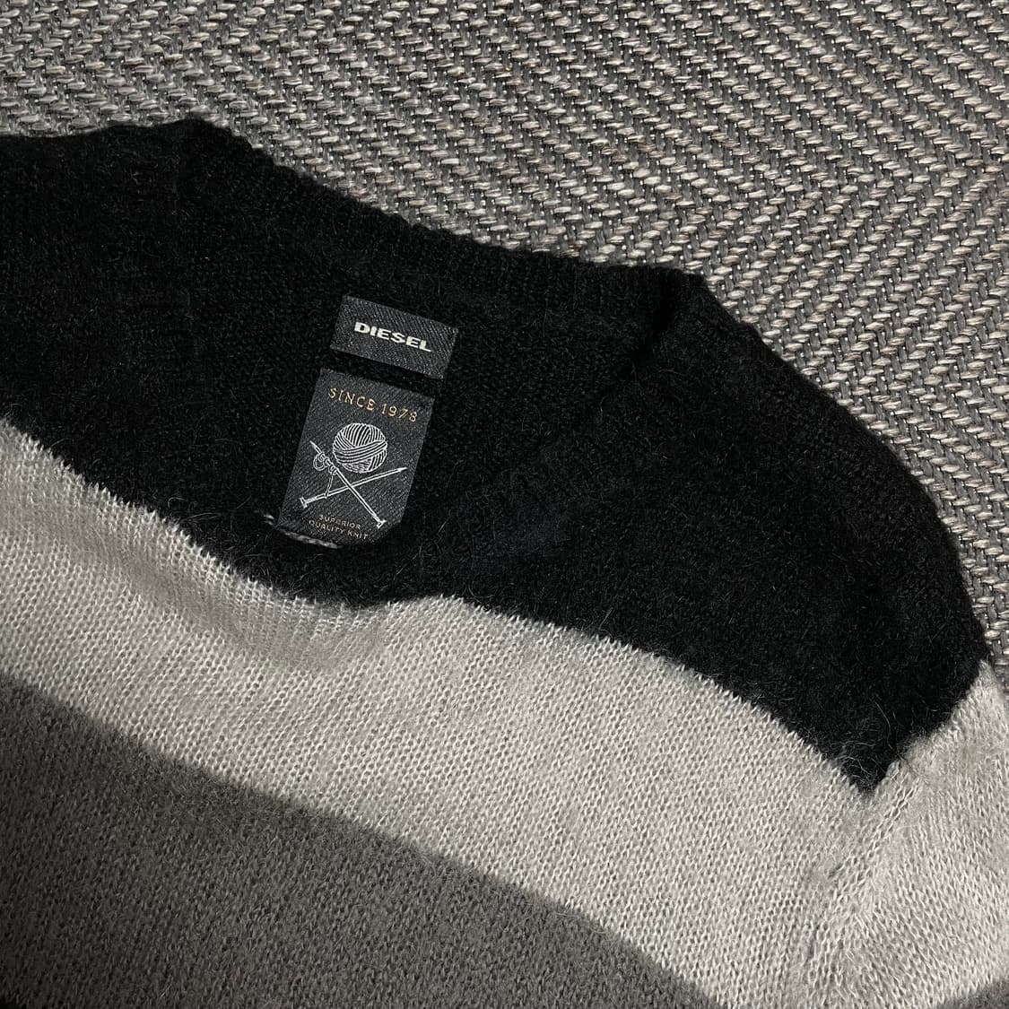 DIESEL 디젤 뱃지로고 스트라이프 모헤어 스웨터 니트y 5110 상품이미지4