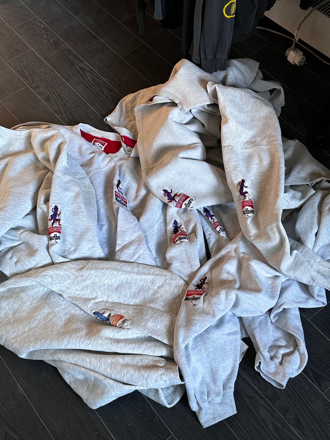 90s og marlboro sweatshirt 상품이미지1