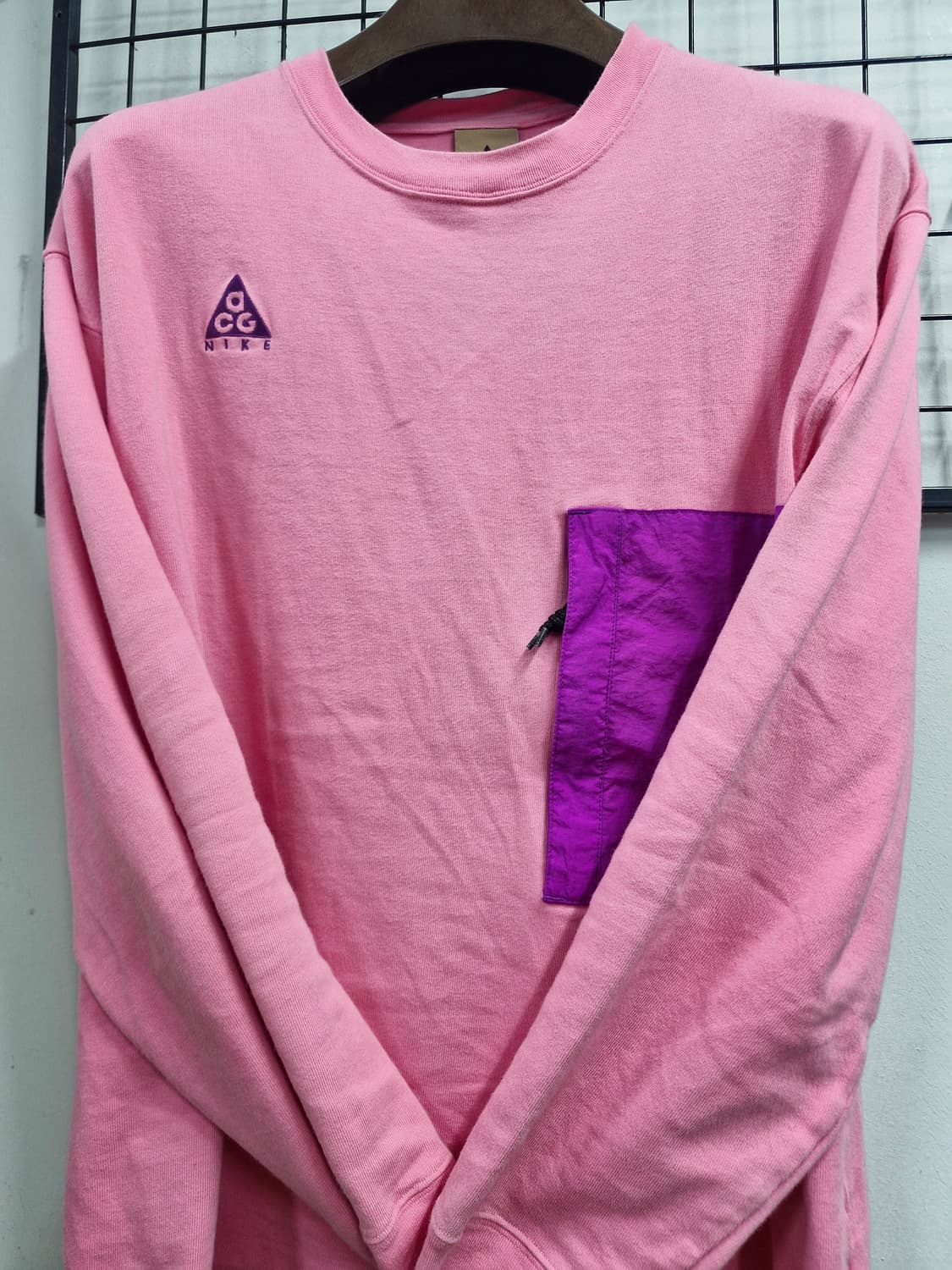 100L 나이키 ACG 포켓 롱슬리브 핑크. 상품이미지5