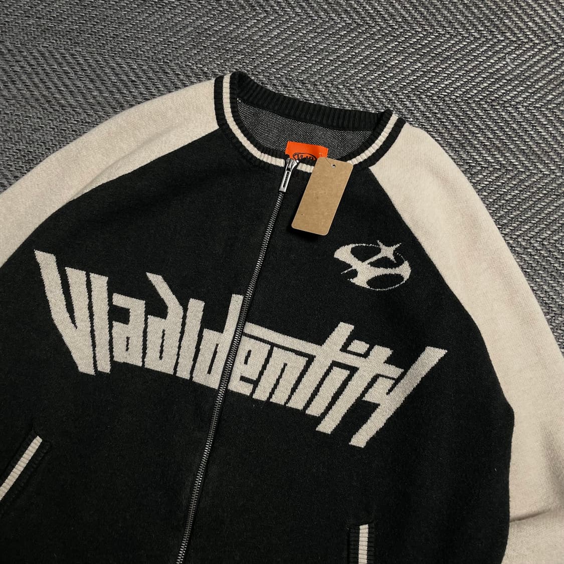 디미트리블랙 아트웍 빅로고 투웨이 레글런 니트 집업o 5376 상품이미지4