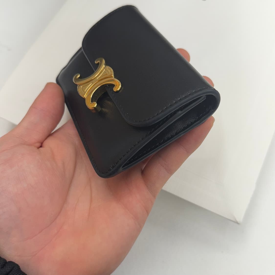 셀린느 트리옹프 플랩 카드지갑 블랙 상품이미지3