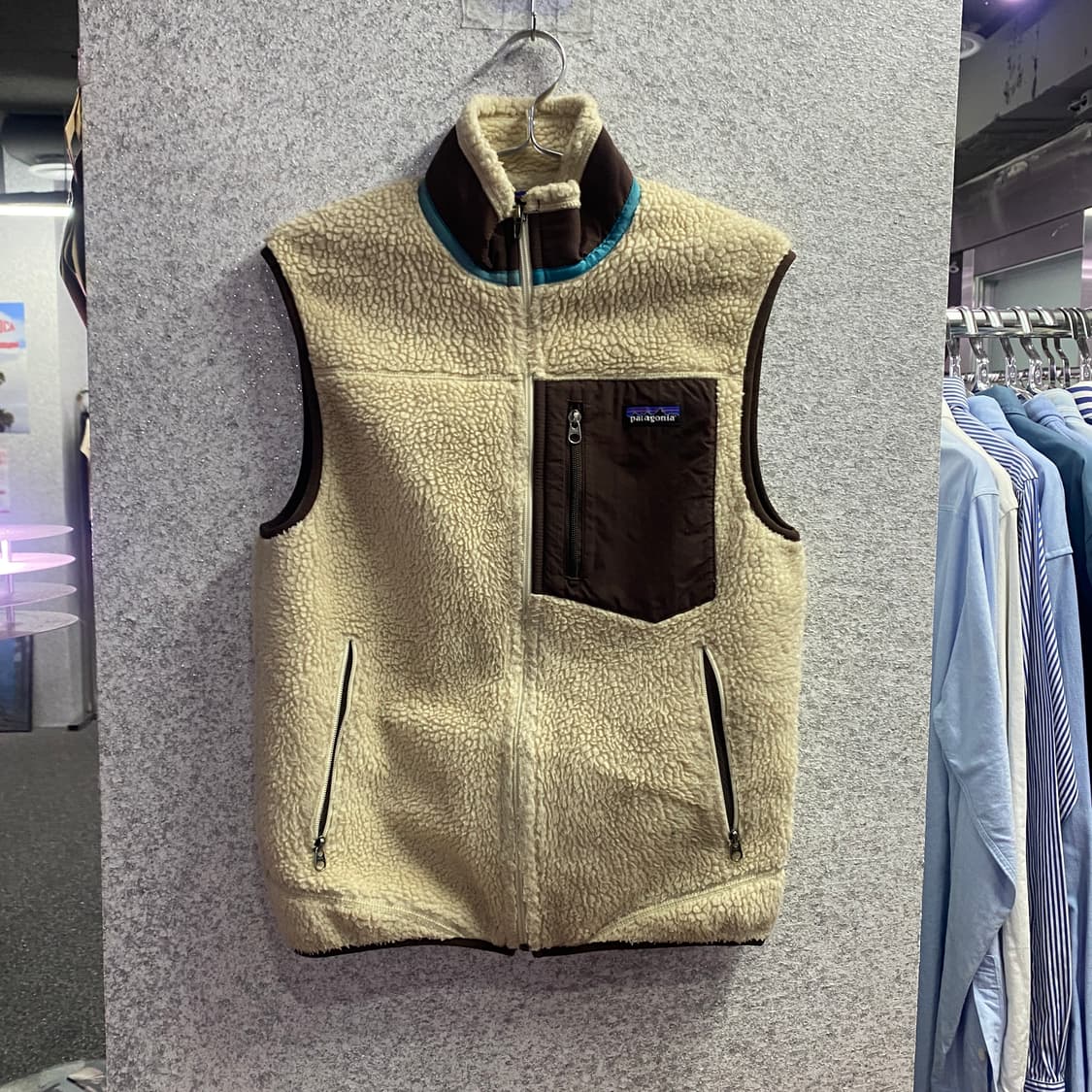 파타고니아 브라운 포켓 플리스 베스트 B3180 상품이미지2