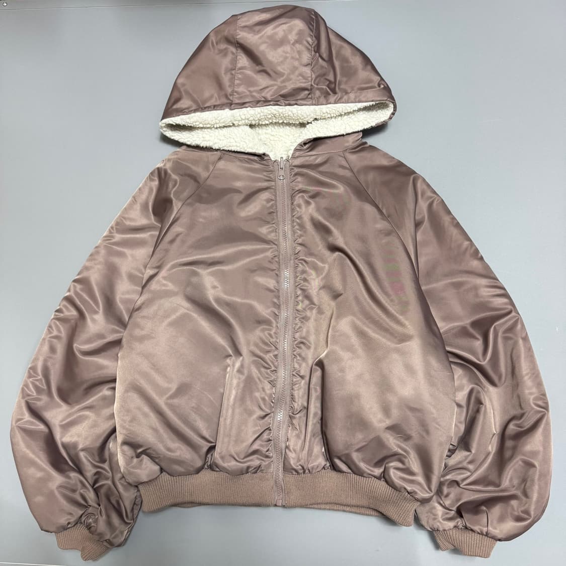 Archives 브라운컬러 폴리에스터 혼방 리버시블 후드 플라이트 자켓 상품이미지4