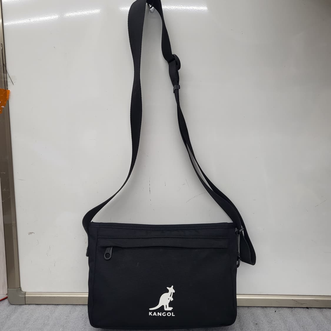 캉골 정품 크로스백 블랙 26x18x8cm 상품이미지1