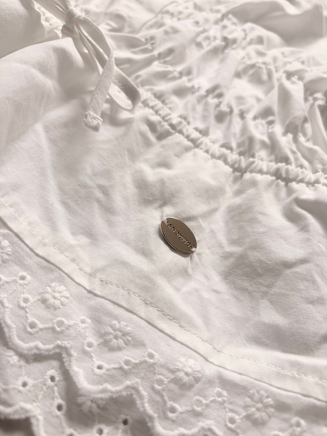 아노에틱 스퀘어넥 셔링 스트링 블라우스 화이트 상품이미지5