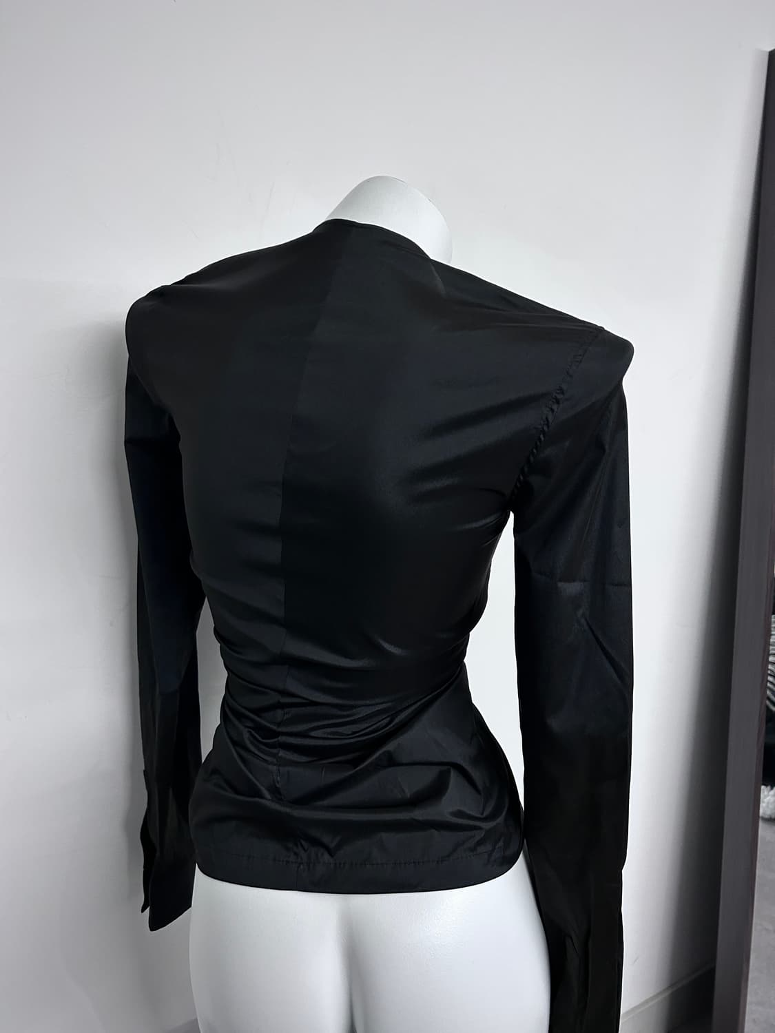 지방시 고딕 레이스 드레이프 셔츠 상품이미지3