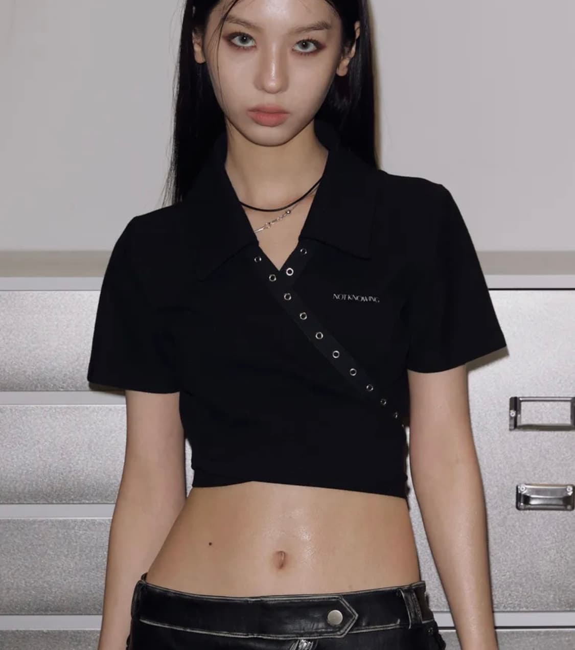 낫노잉 Cross Back Eyelet PK Top 상품이미지1