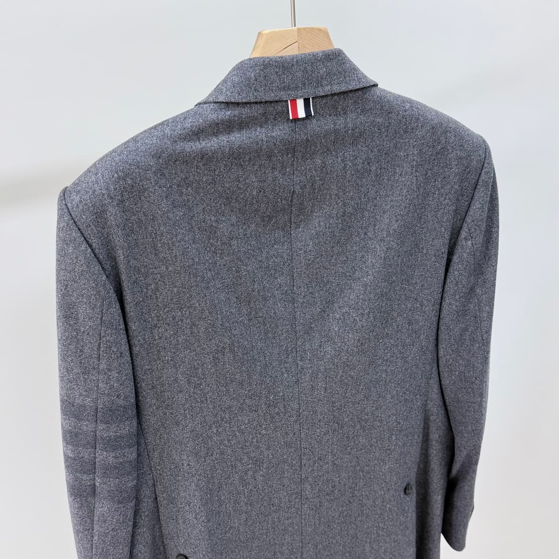[S+급/2] 톰브라운 사선완장 울 체스터필드 오버 코트 그레이 상품이미지6
