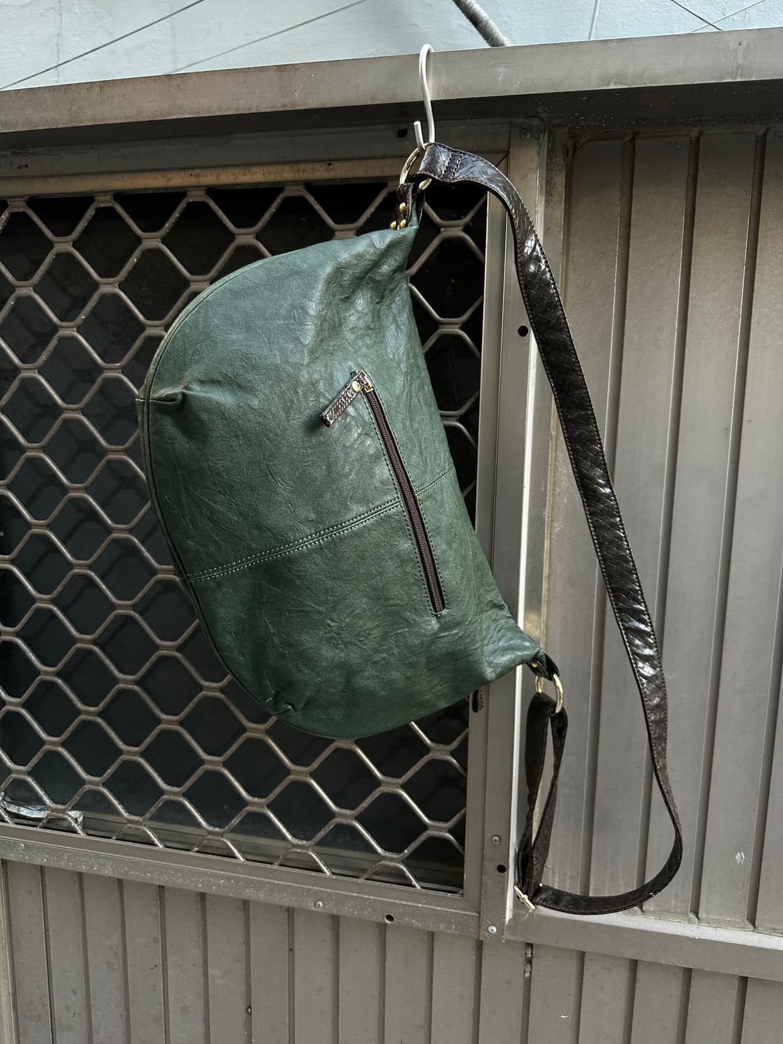 Anne Klein stud detail leather hobo bag 상품이미지6