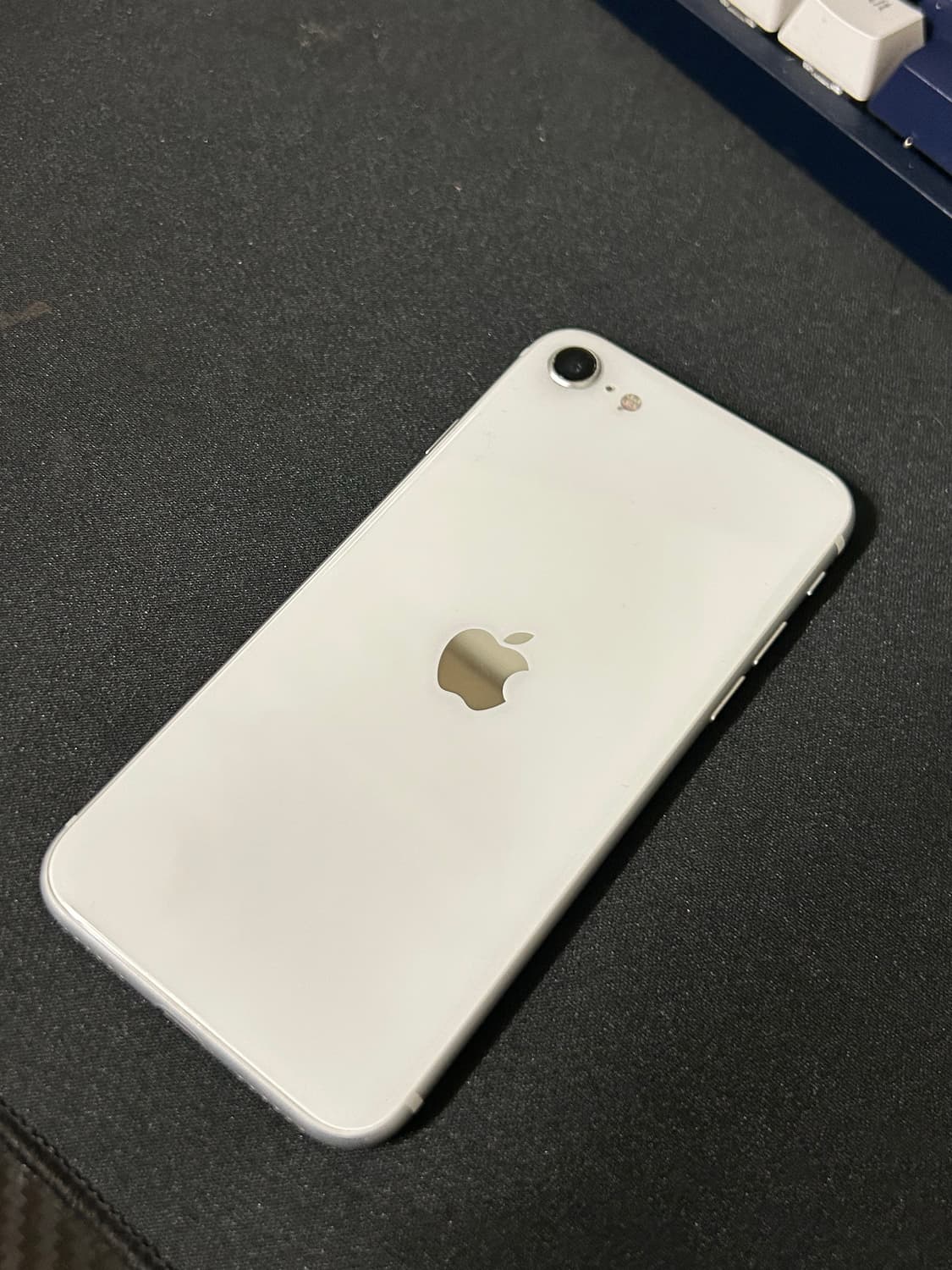 아이폰 SE2 64기가 상품이미지2