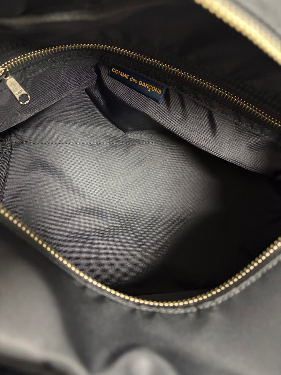 꼼데가르송 나일론 보스턴백 s사이즈 팝니다 상품이미지3