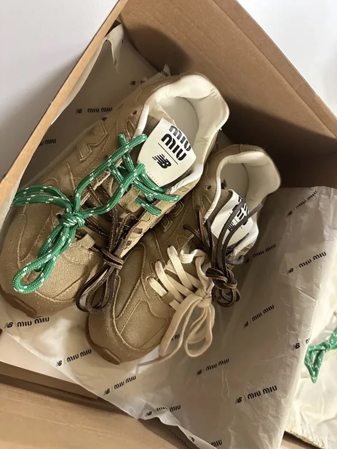 (W) 뉴발란스 x 미우 미우 530 스웨이드 메쉬 스니커즈 에크루 상품이미지2