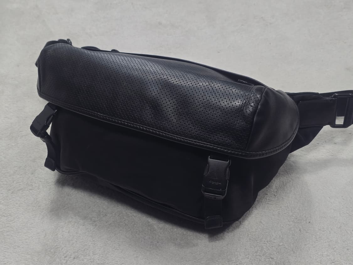 COACH 코치 테레인 팩 블랙 크로스 바디백 상품이미지3