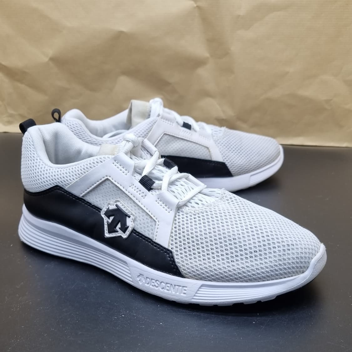 데상트 쉘레타 런닝화250 상품이미지1