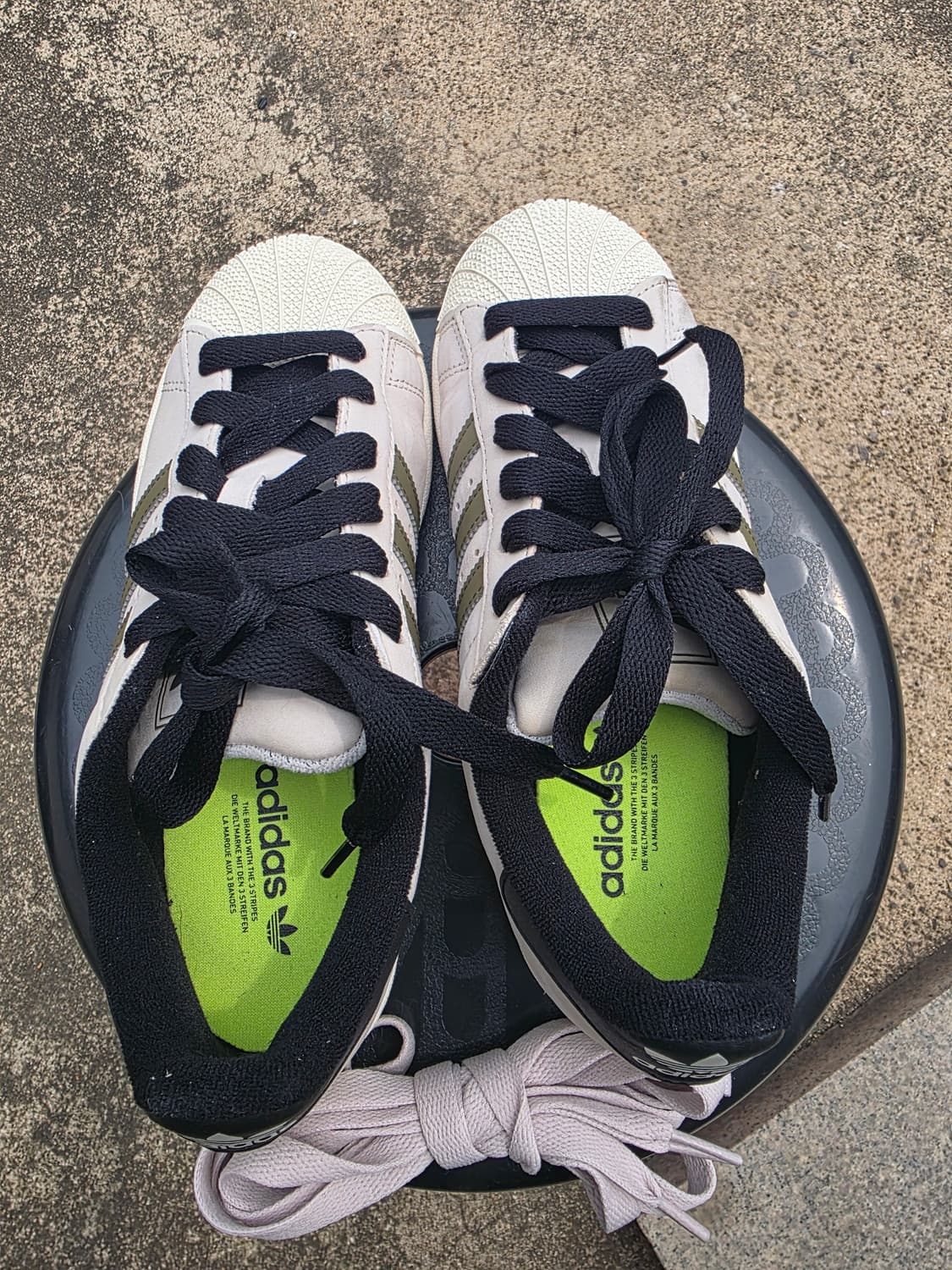 아디다스 슈퍼스타 ll JI0138 240 화이트 카키 상태좋음 여성추천 상품이미지5