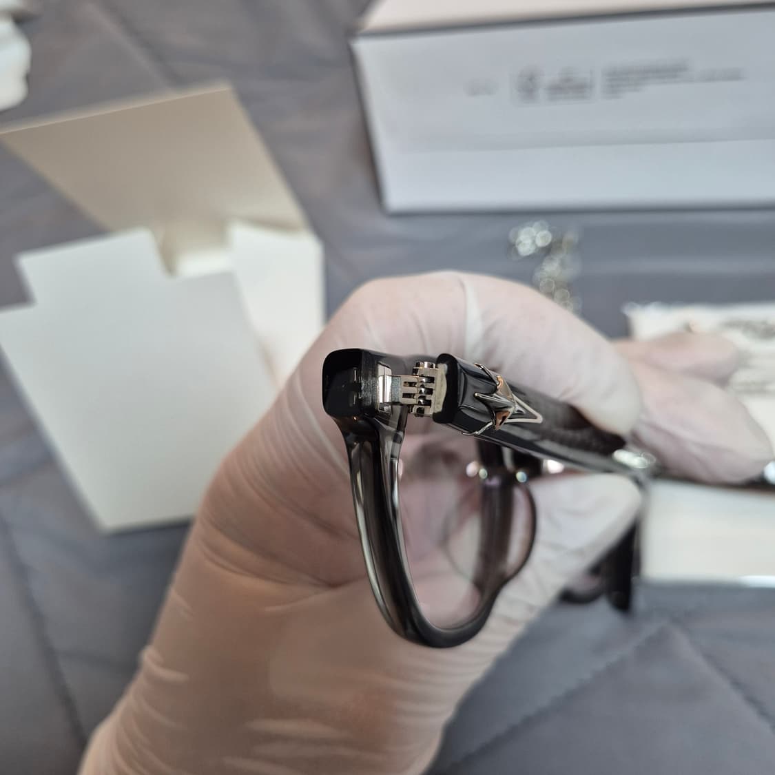 젠틀몬스터 본조 그레이 팝니다.풀박스 상품이미지7