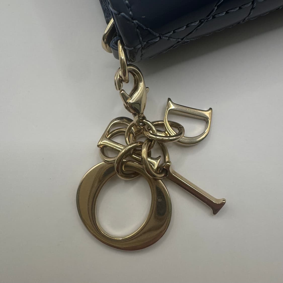 디올 까나쥬 페이던트 여성지갑 상품이미지7