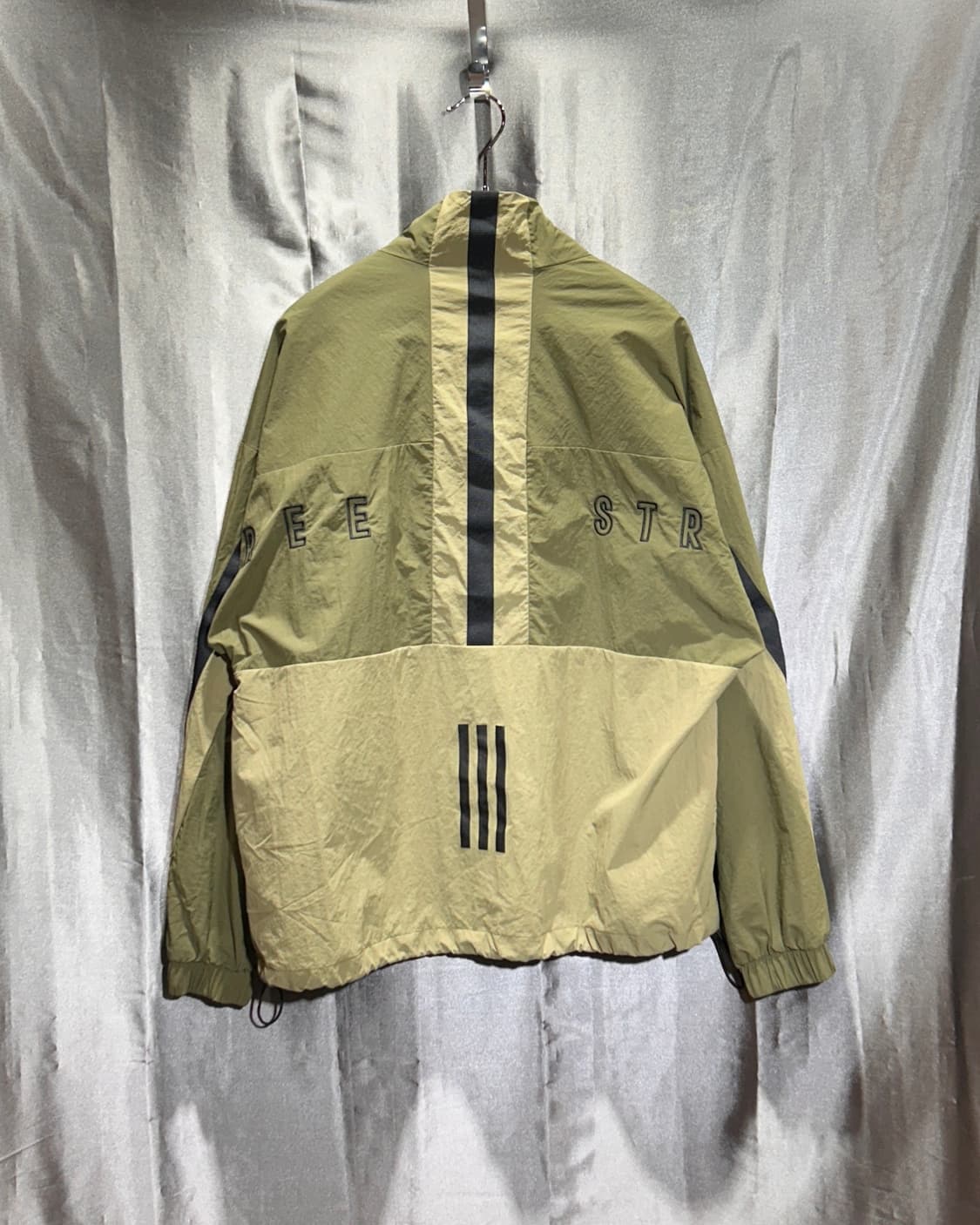 S 아디다스 삼선로고 카키 테크니컬 바람막이 상품이미지5