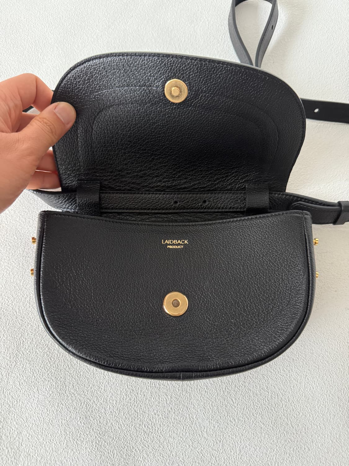 레이드백(LAIDBACK) 레더 크로스백 상품이미지6