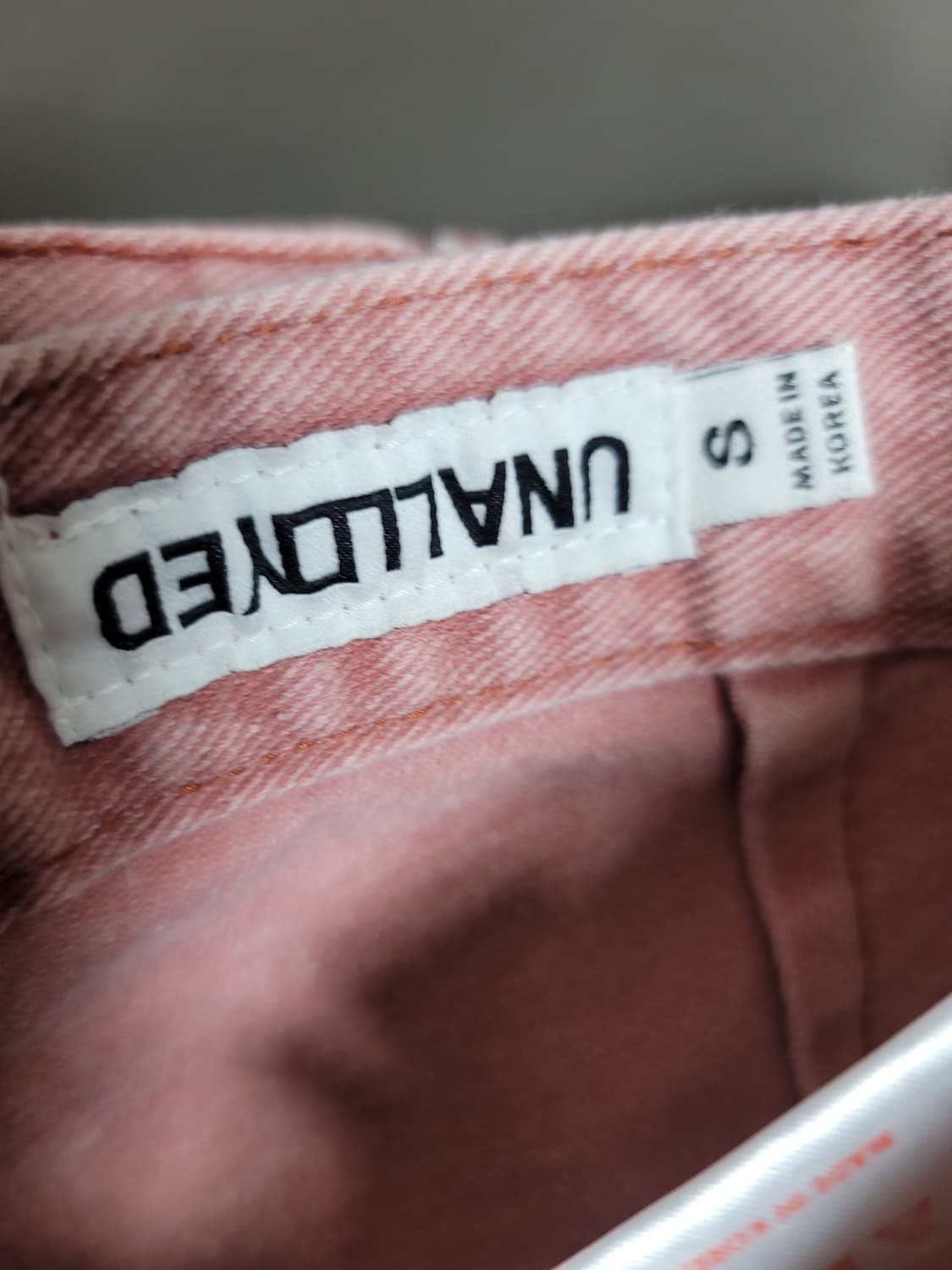 어널로이드 핑크 카고 데님팬츠 S사이즈 허리28

상태극상
 상품이미지4