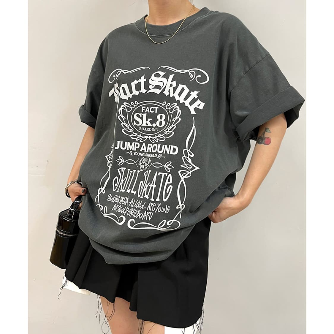 WHO'S WHO gallery Liquor Label Big Tee 상품이미지2