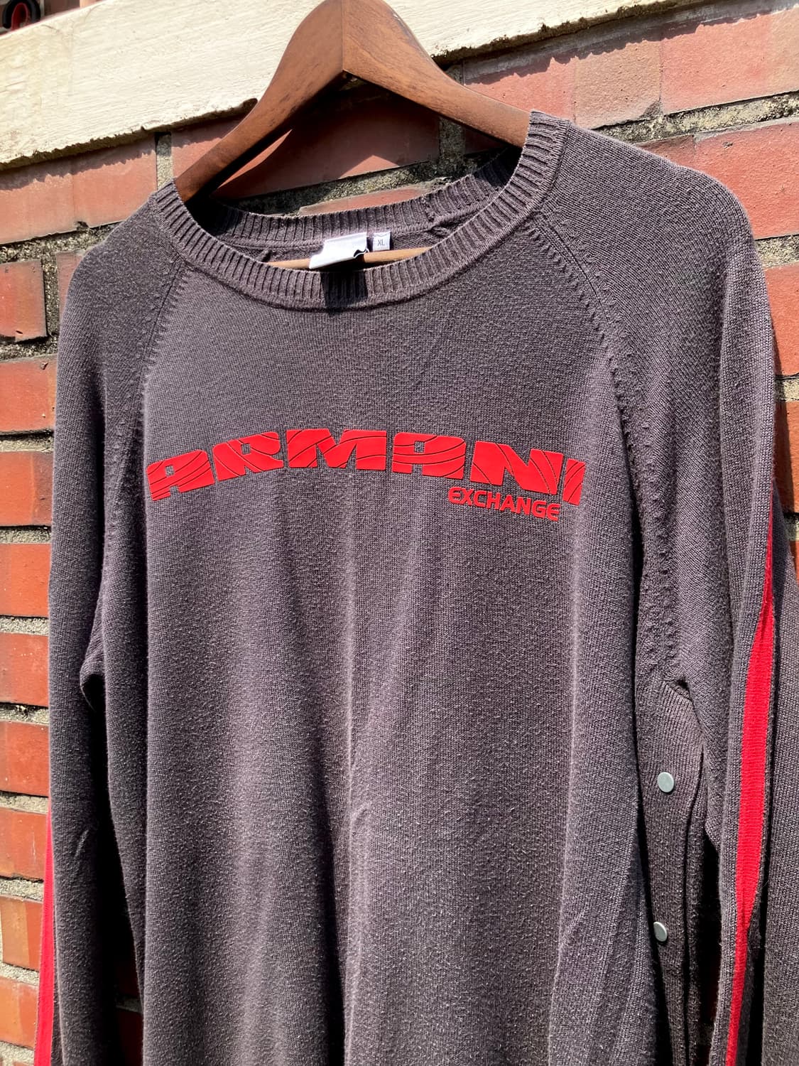 Armani Exchange 레드 로고 라인 니트 상품이미지4