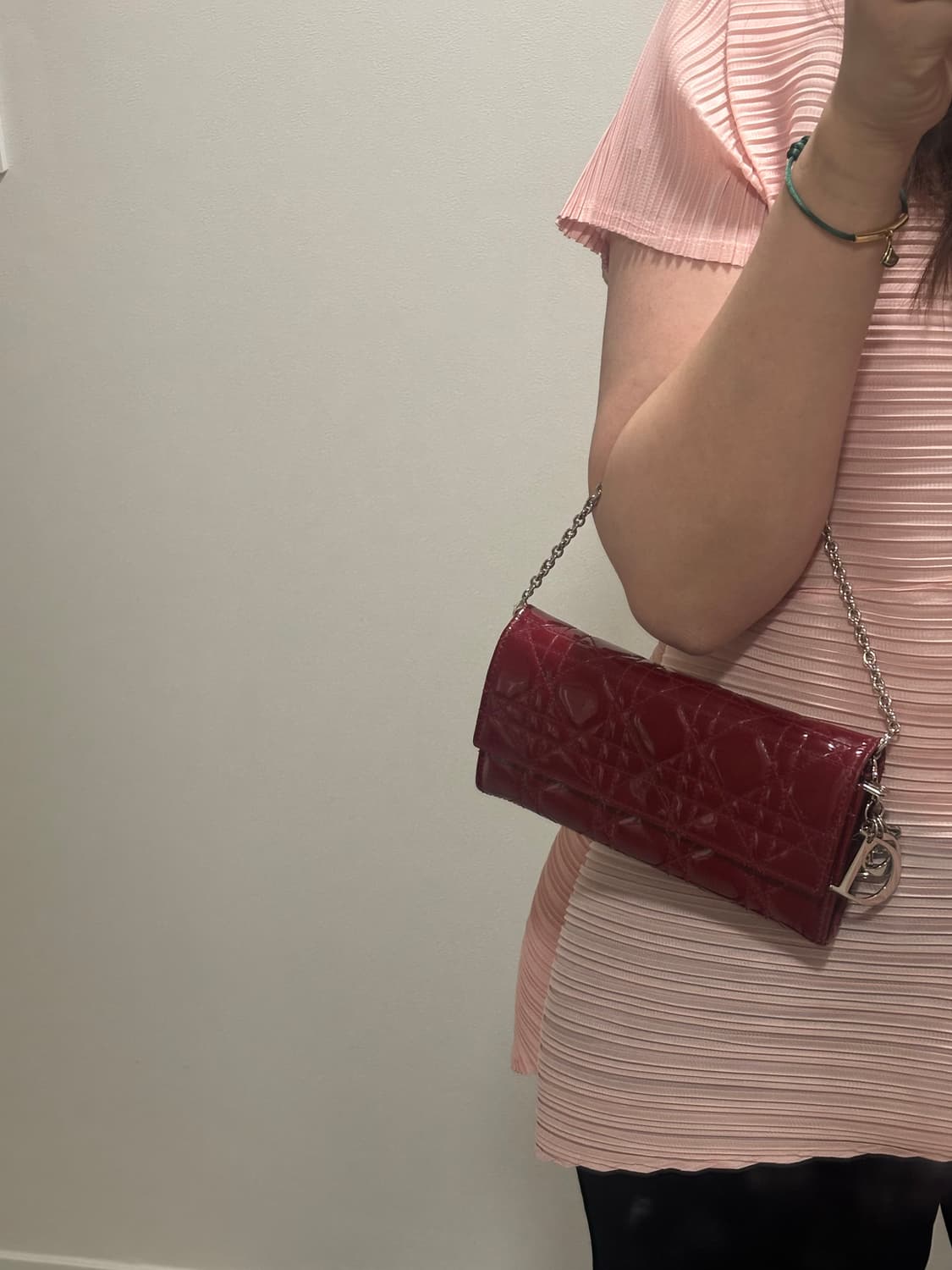 디올 레이디디올 까나쥬 체인 장지갑 레드 상품이미지1