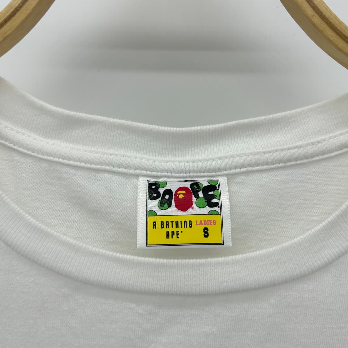 [BAPE] 베이프 레이디스 사루로고 프린팅 반팔티셔츠 상품이미지3