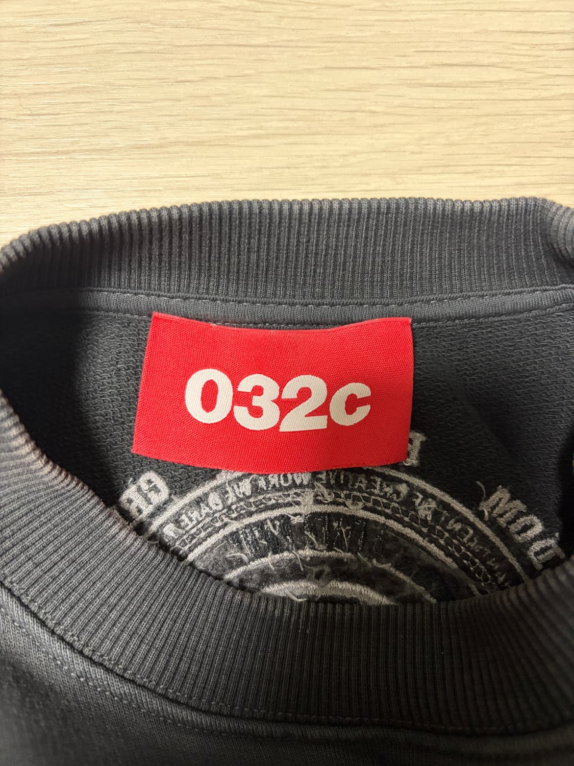 032c 다크그레이 맨투맨 M사이즈 상품이미지3