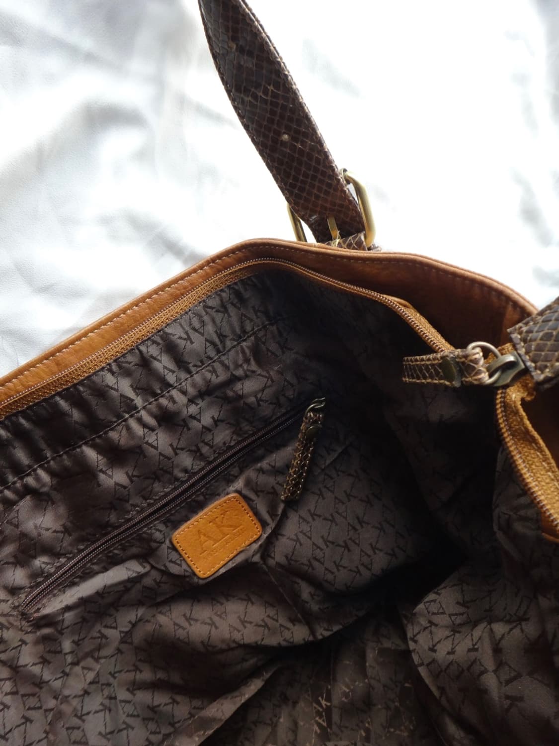 ANNE KLEIN crack leather shoulder bag  상품이미지4